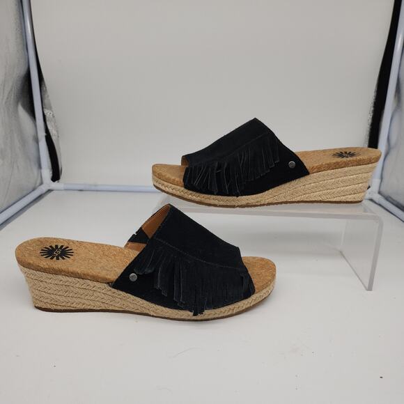 Ugg Sandals 8 Black Suede Leather Fringe Boho Peep Toe Wedges Mules Espadrille - Picture 2 of 14